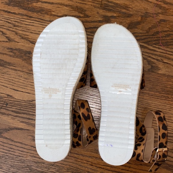 Weeboo Leopard Sandals - Picture 3 of 3